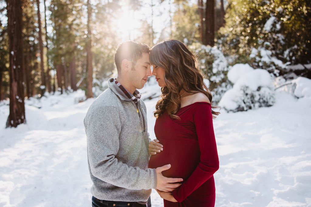 Couples maternity session in the winter in yosemite