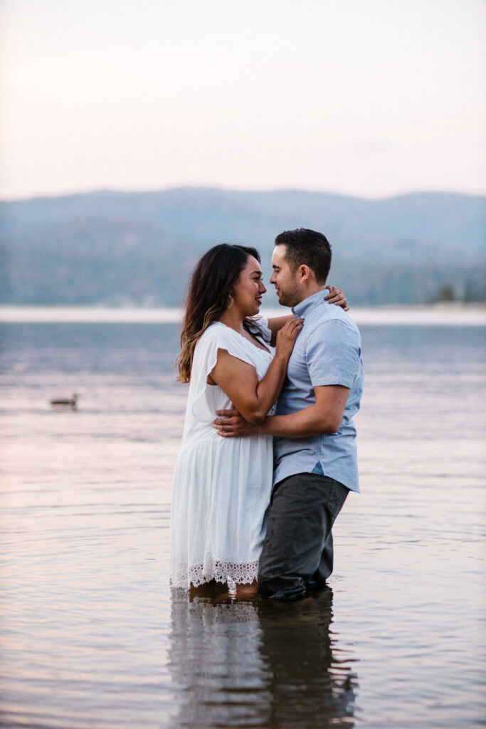 Couple posing for photos in Shaver Lake