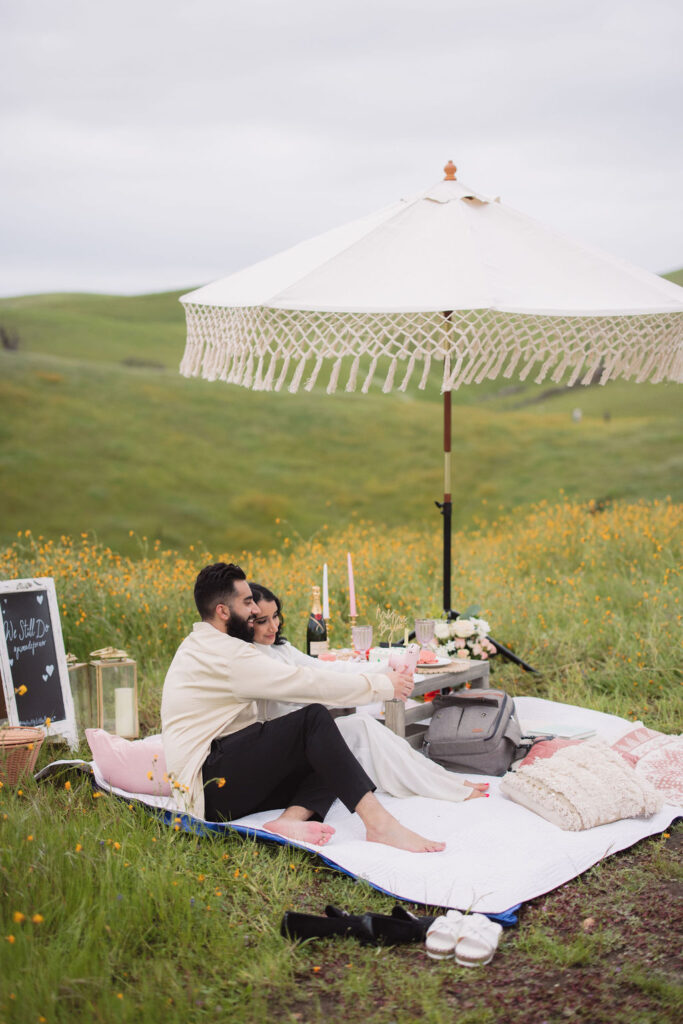 Couples photography session picnic date at Millerton Lake 