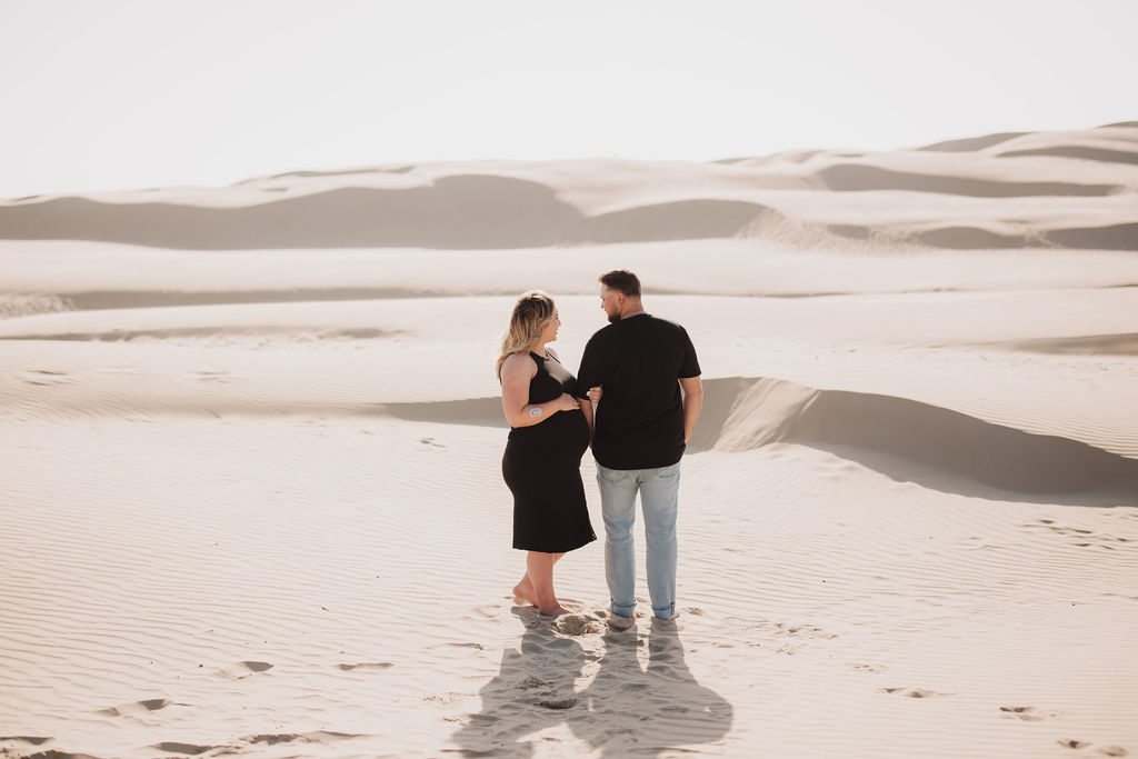 Sand Dune maternity photoshoot