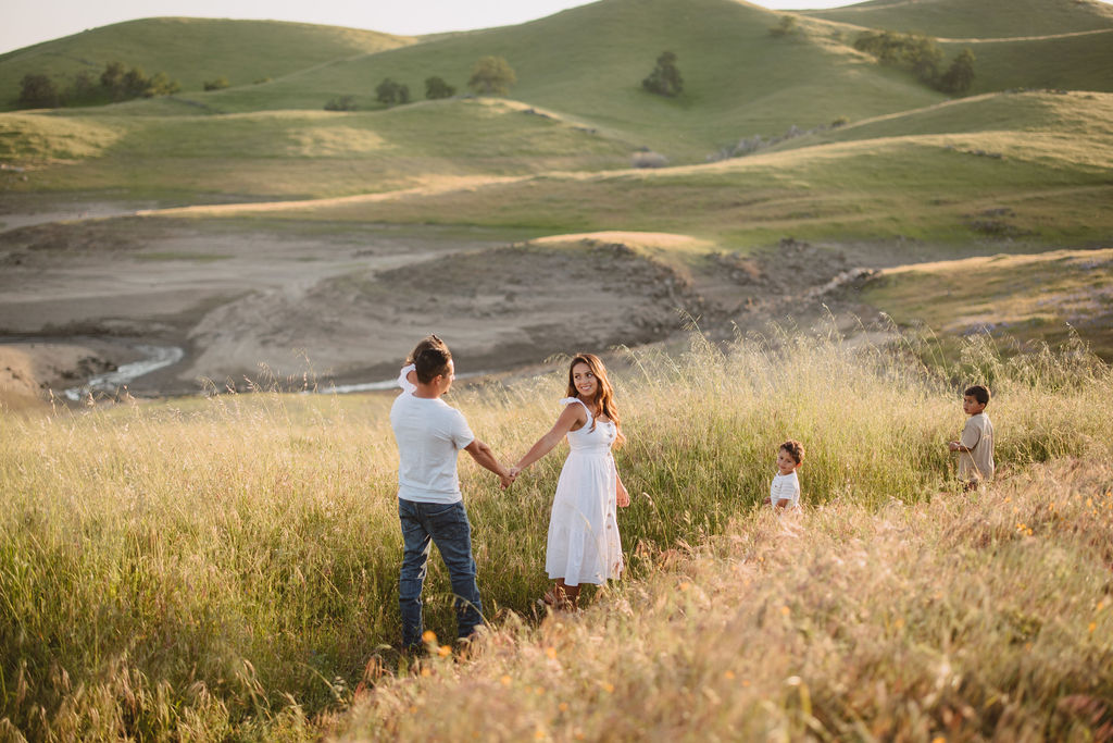 Family photos session at Millerton Lake by Fresno family photographers Alyssa Michele Photo