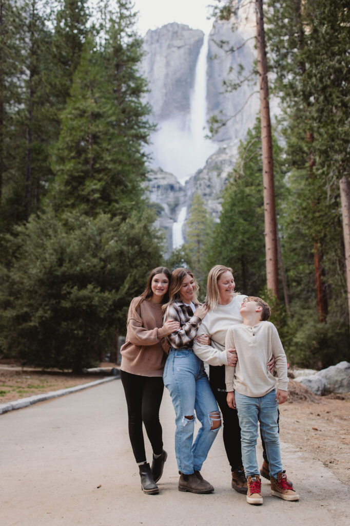 Yosemite spring family photos by yosemite family photographer alyssa michele photo