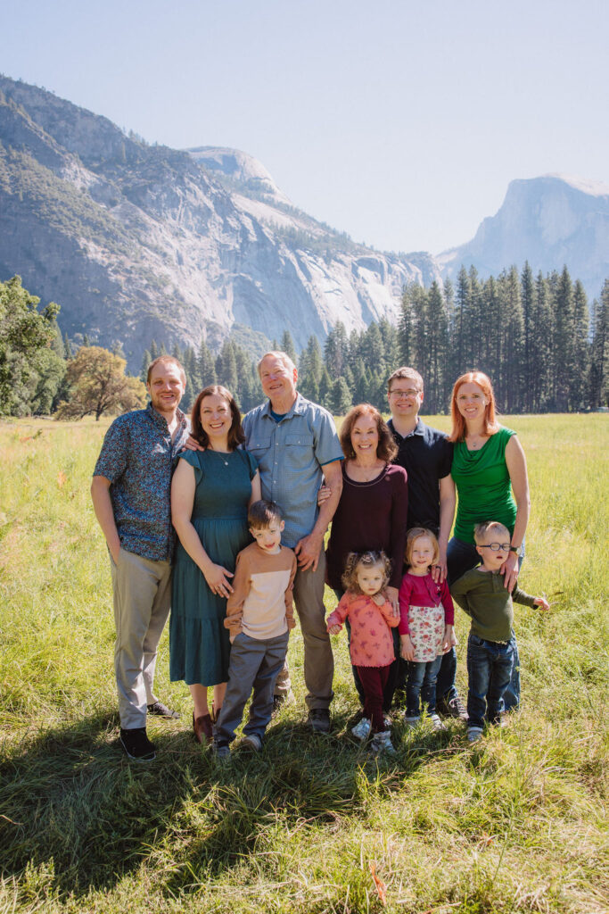 Extended family photos in Yosemite by Yosemite family photographer Alyssa Michele Photo