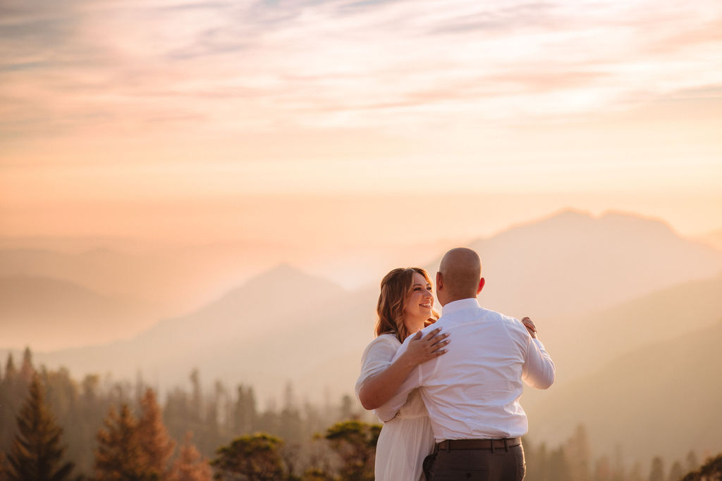 Beautiful Fall Engagement Photos In Sequoia