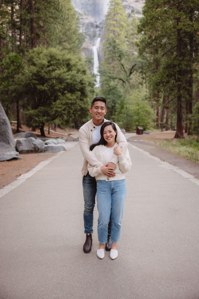 Couples photos at Yosemite Falls
