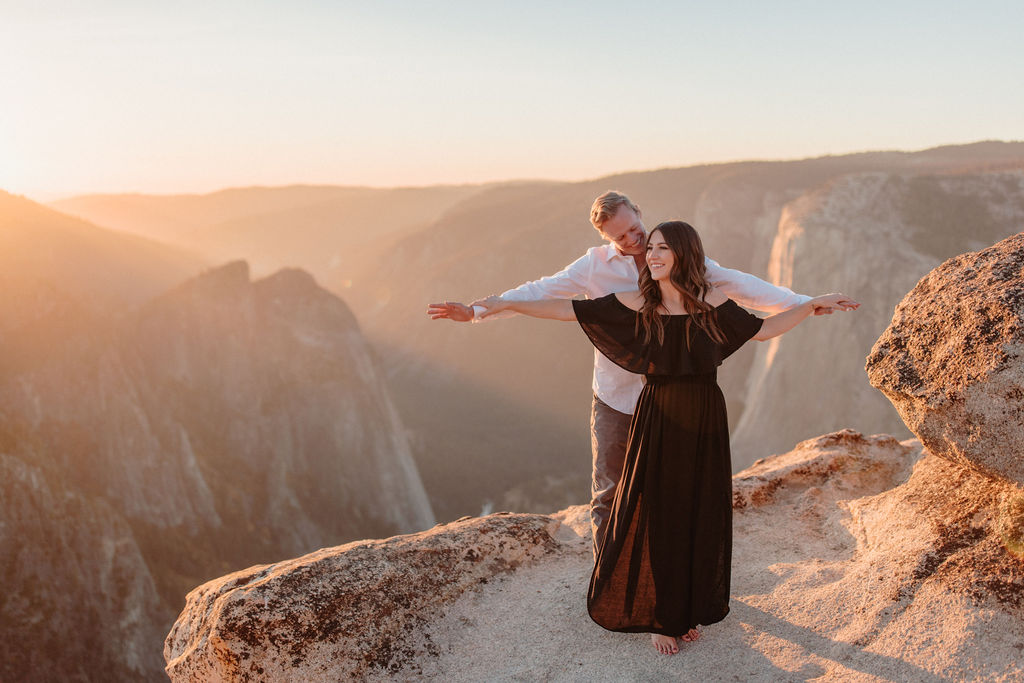 Epic sunset engagement photos at Taft Point in Yosemite National Park
