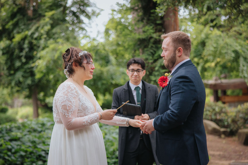 an intimate rainy day elopement photoshoot
