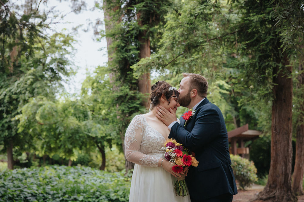 an intimate rainy day elopement photoshoot at the Shinzen Friendship Garden