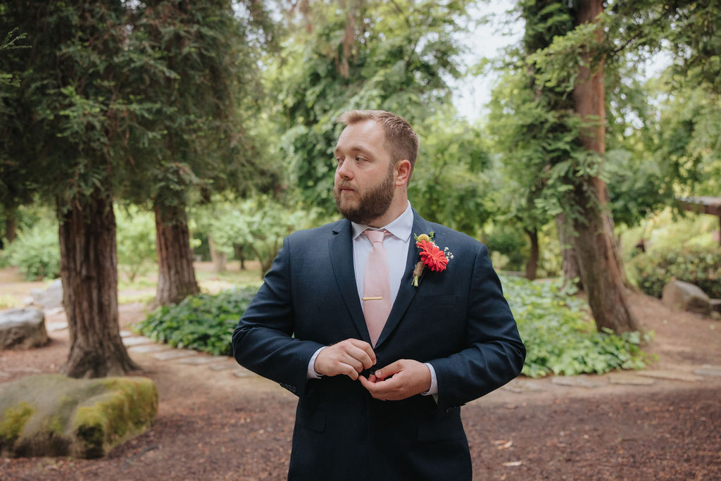 a garden wedding photoshoot for bride and groom at the Shinzen Friendship Garden
