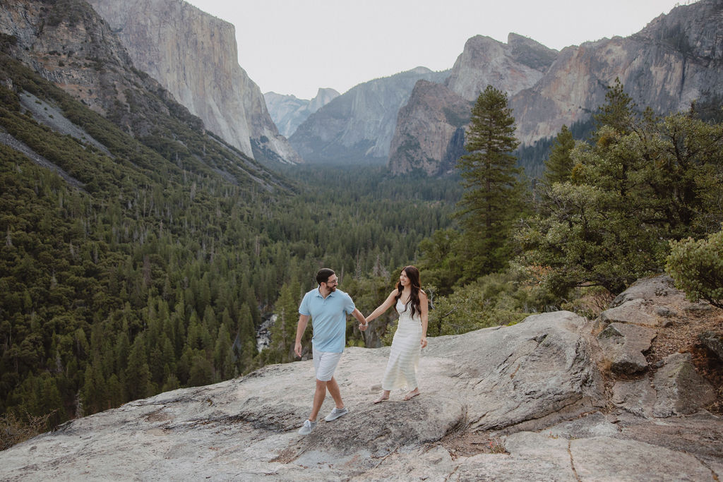 Couple take their Yosemite national park engagement photos at Tunnel view 