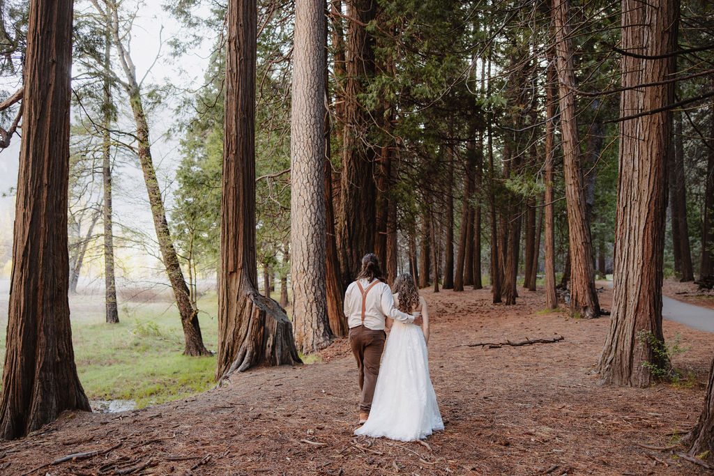bride and groom take wedding portraits in yosemite national park