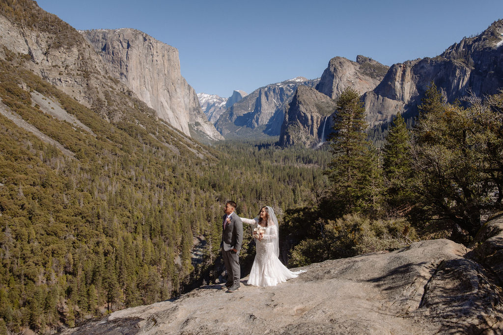 Bride and groom have first look at Tunnel View before their Bridalveil Fall wedding